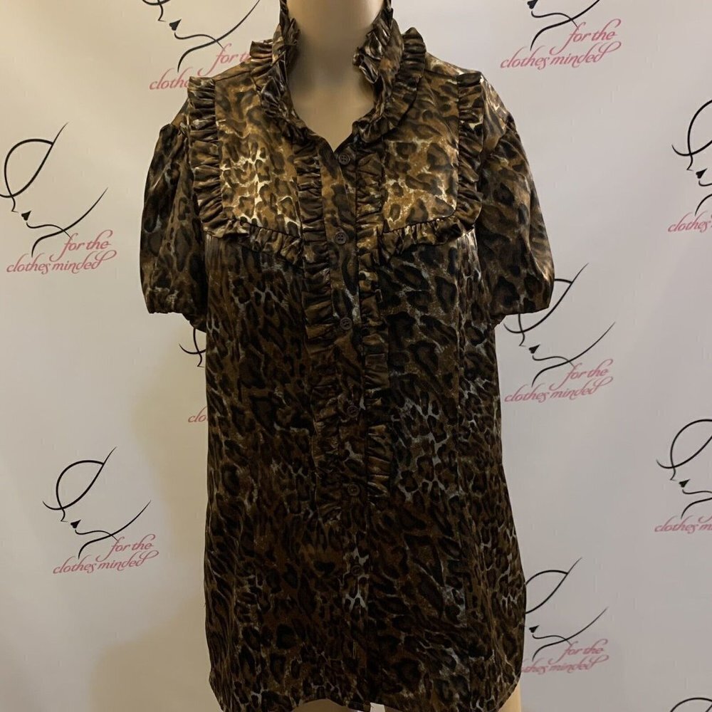 S & D. Sz XL. Bust 44. Ruffled. Button Up. 7.5" Cap Sleeve. Blouse. B101